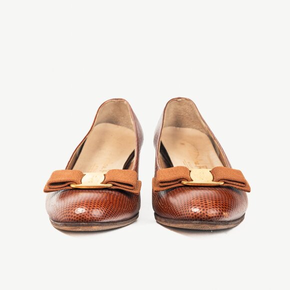 Salvatore Ferragamo Boutique Lillaz Tan Lizard-Embossed Bow Pumps - Picture 2 of 10